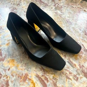 Zara suade pumps, with gold accent on heel, labeled size 39